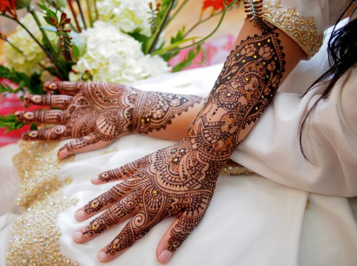 Henna Services in Dubai