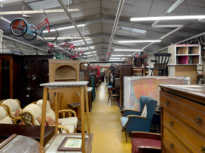 Second hand furniture market