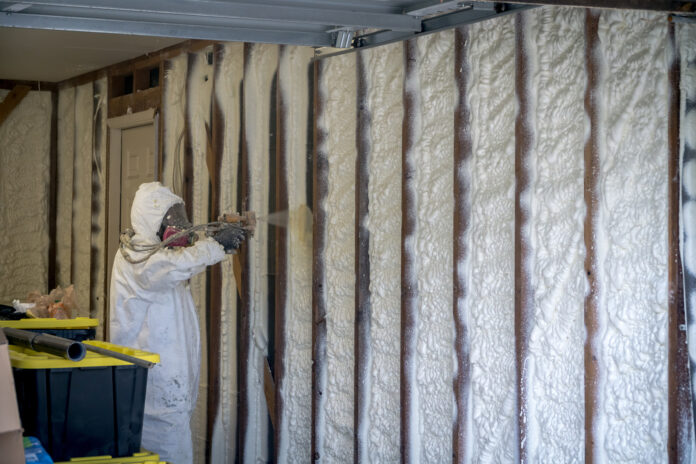 Mistakes to Avoid When Working with a Spray Foam Insulation Contractor in Nashville, TN
